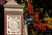 美国总统特朗普表示将取消哈佛大学免税资格