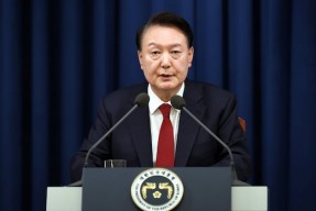 韩媒爆内幕：紧急 *** 令遭多数韩国国务委员反对，尹锡悦仍坚持宣布