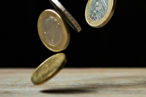 黄金的投资价值如何评估？如何根据评估结果进行投资决策？