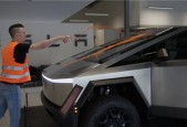 特斯拉Cybertruck再遭环保人士攻击：全身被泼黄色油漆